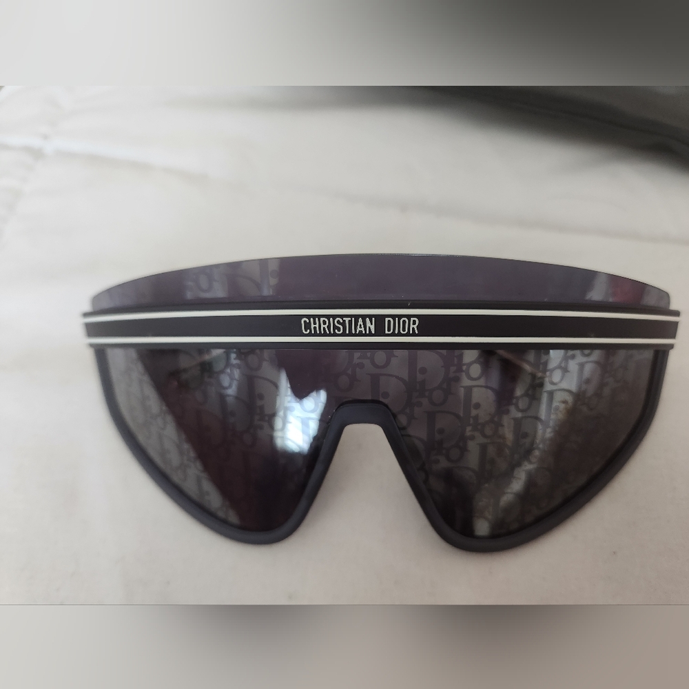 Christian Dior logo sunglasses